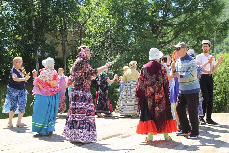 Мастер-класс по летним славянским праздникам с вождением хороводов и русскими народными играми